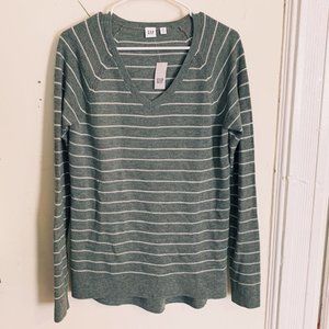 NWT Gap Lightweight Sweater